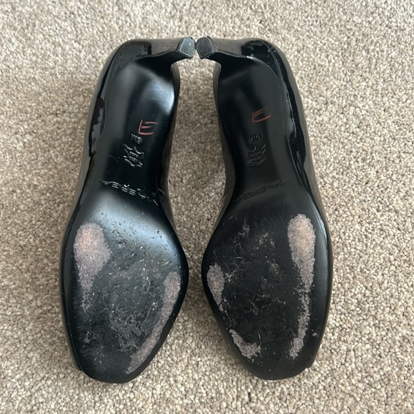 Via Spiga Black Patent Leather Peep Toe Pumps Size 6 - Picture 10 of 11